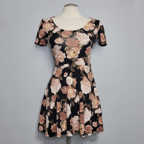 Forever 21 | Floral Print Fit and Flare Cotton Mini Dress - Picture 1 of 8